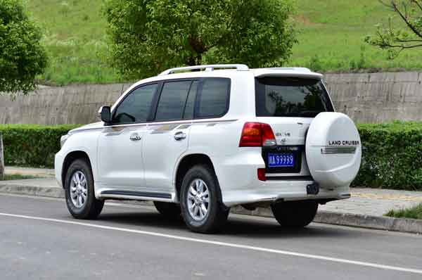 成都租越野車陸地巡洋艦